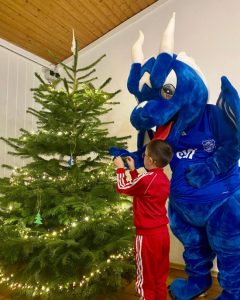 Christbaumschmücken der F- und G-Jugend